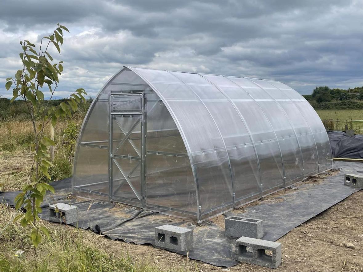 GREENHOUSE ARROW-3, 18M² (3M X 6M; 9.8FT X 19.6FT)